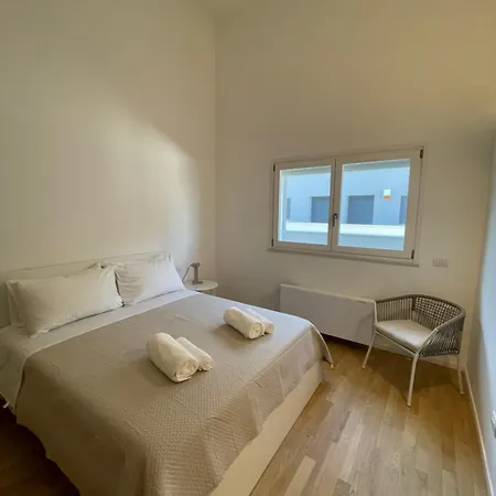 Casamare Leo Daire Bari